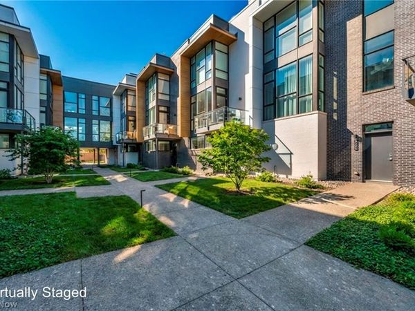 9541 Lake Avenue, Cleveland, OH 44102