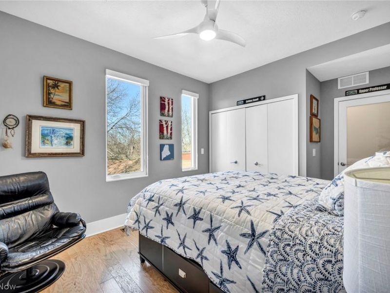 9541 Lake Avenue, Cleveland, OH 44102 Photo 21