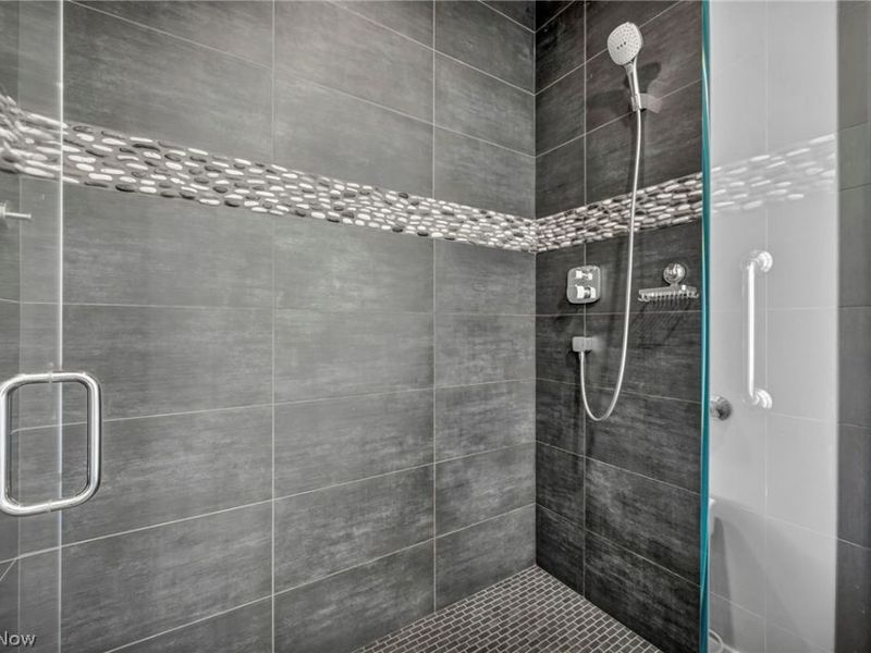 9541 Lake Avenue, Cleveland, OH 44102 Photo 29