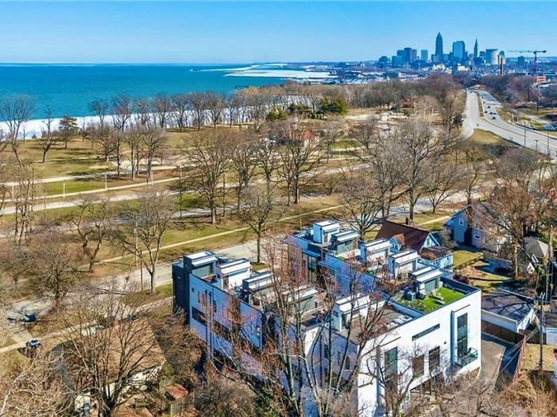 9541 Lake Avenue, Cleveland, OH 44102 Photo 37