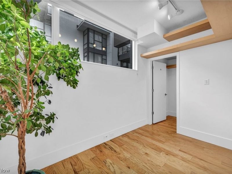 9541 Lake Avenue, Cleveland, OH 44102 Photo 45