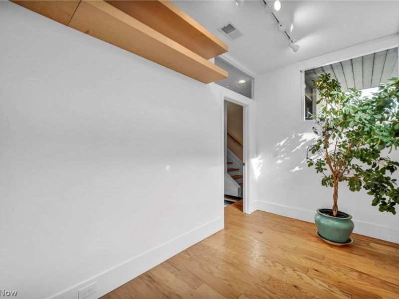 9541 Lake Avenue, Cleveland, OH 44102 Photo 46