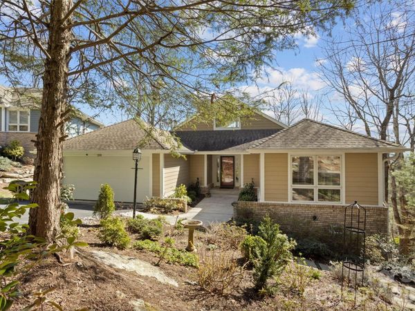 210 Claymoor Court , Flat Rock, NC 28731