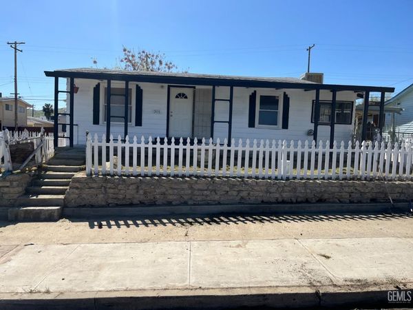 301 D Street, Taft, CA 93268