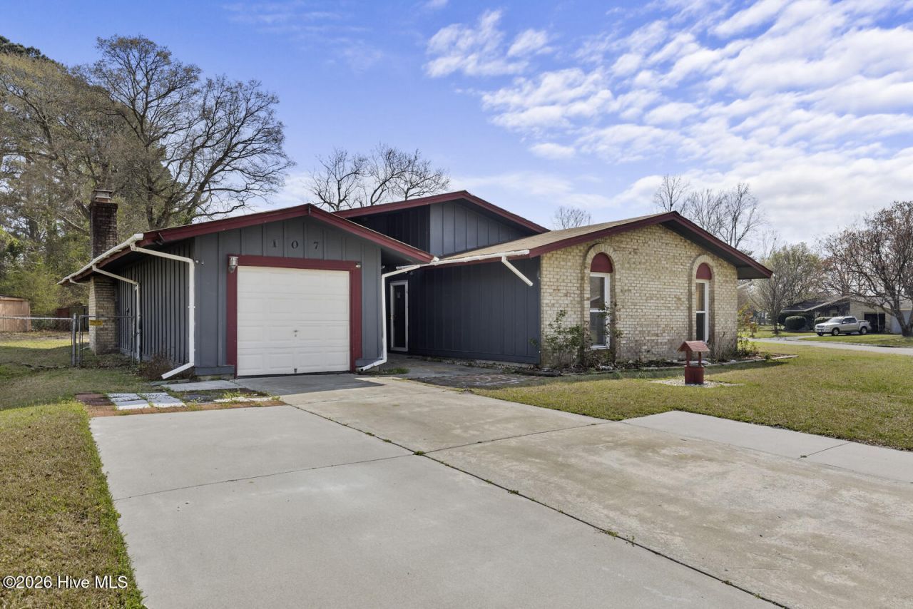 107 Tanglewood Drive, Jacksonville, NC 28540 Main Photo