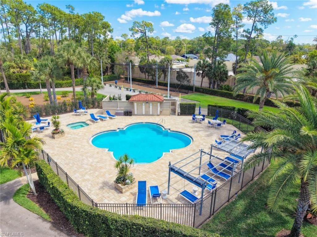 5965 Bloomfield Cir, Unit B104, Naples, FL 34112 Photo