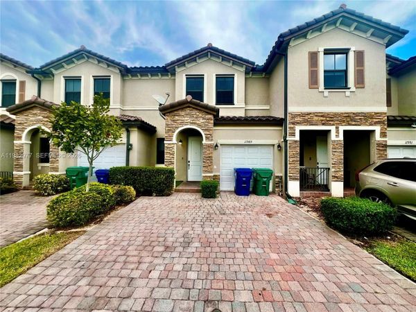 11989 SW 150th Pl , Miami, FL 33196