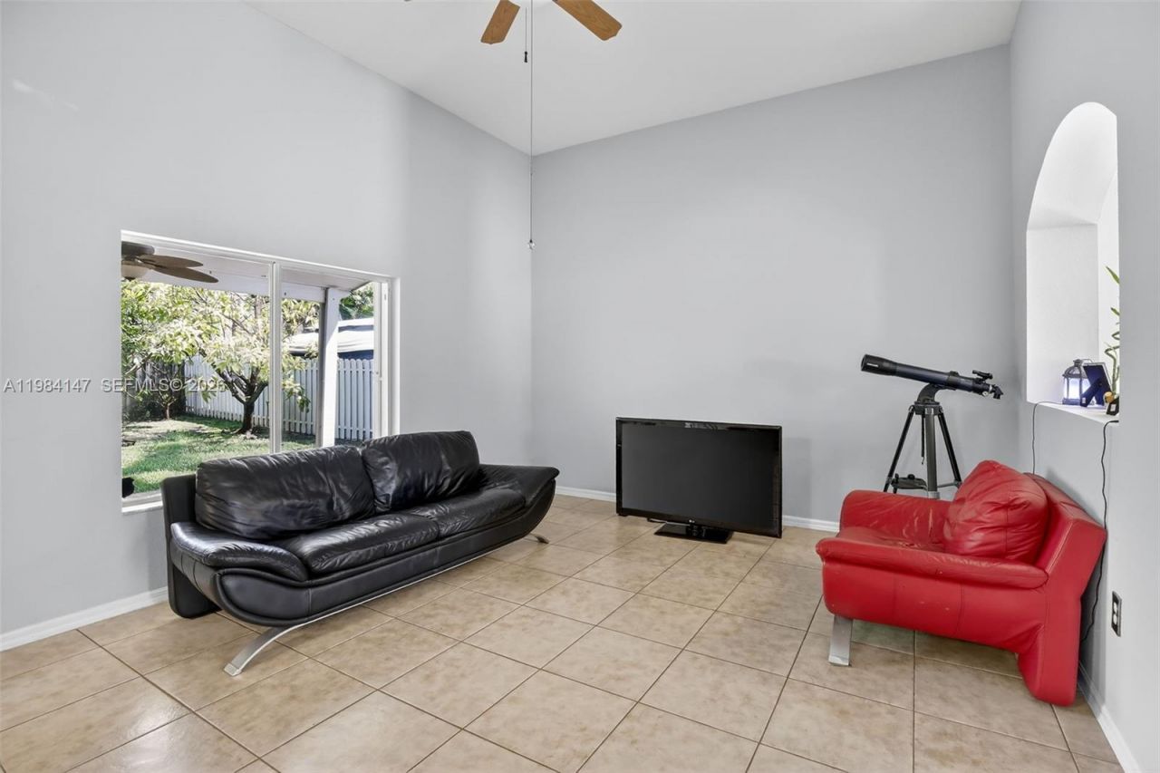 4523 SW 127th Ter , Miramar, FL 33027 Photo