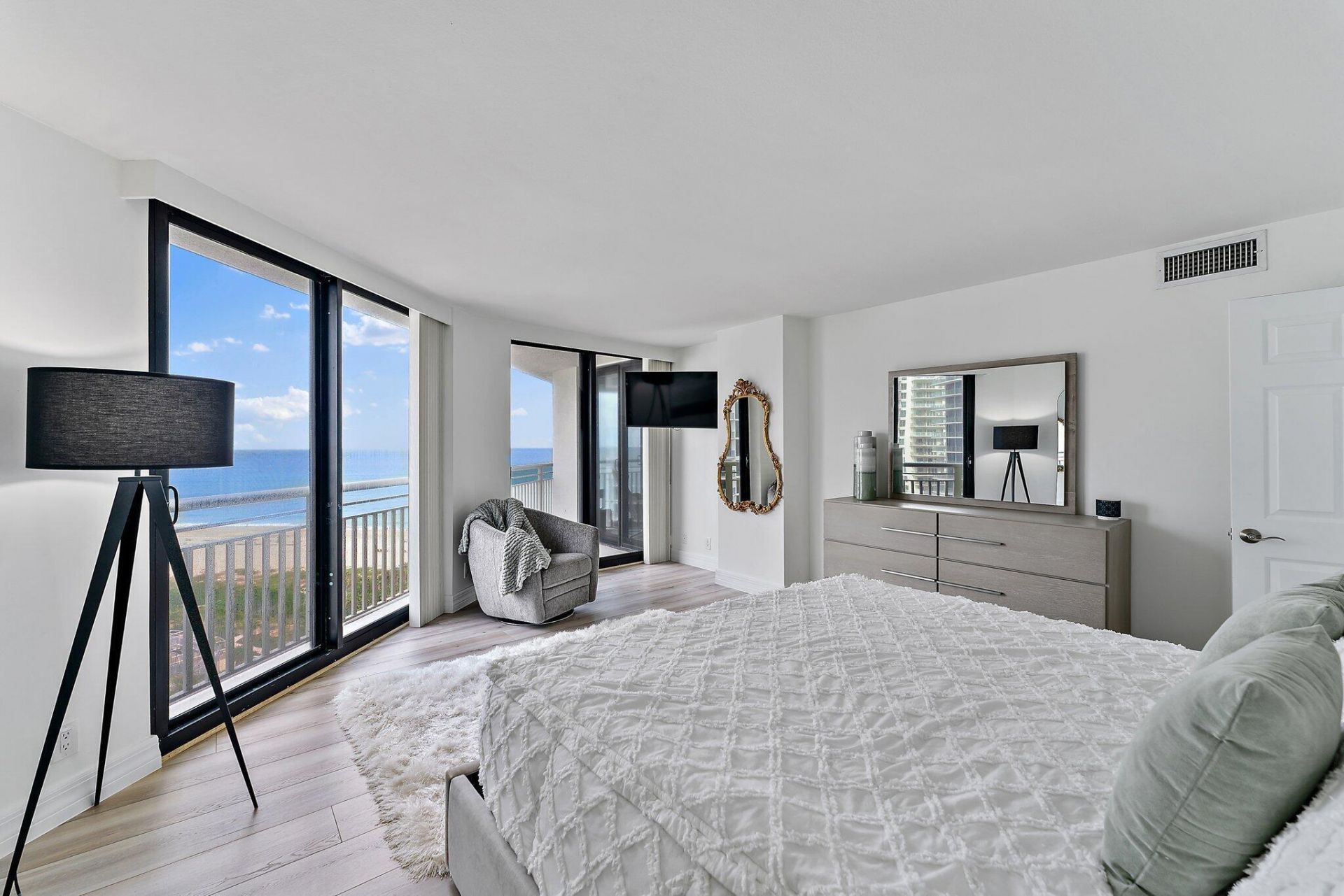 3000 N Ocean Drive, Unit 14a, Singer Island, FL 33404 Photo