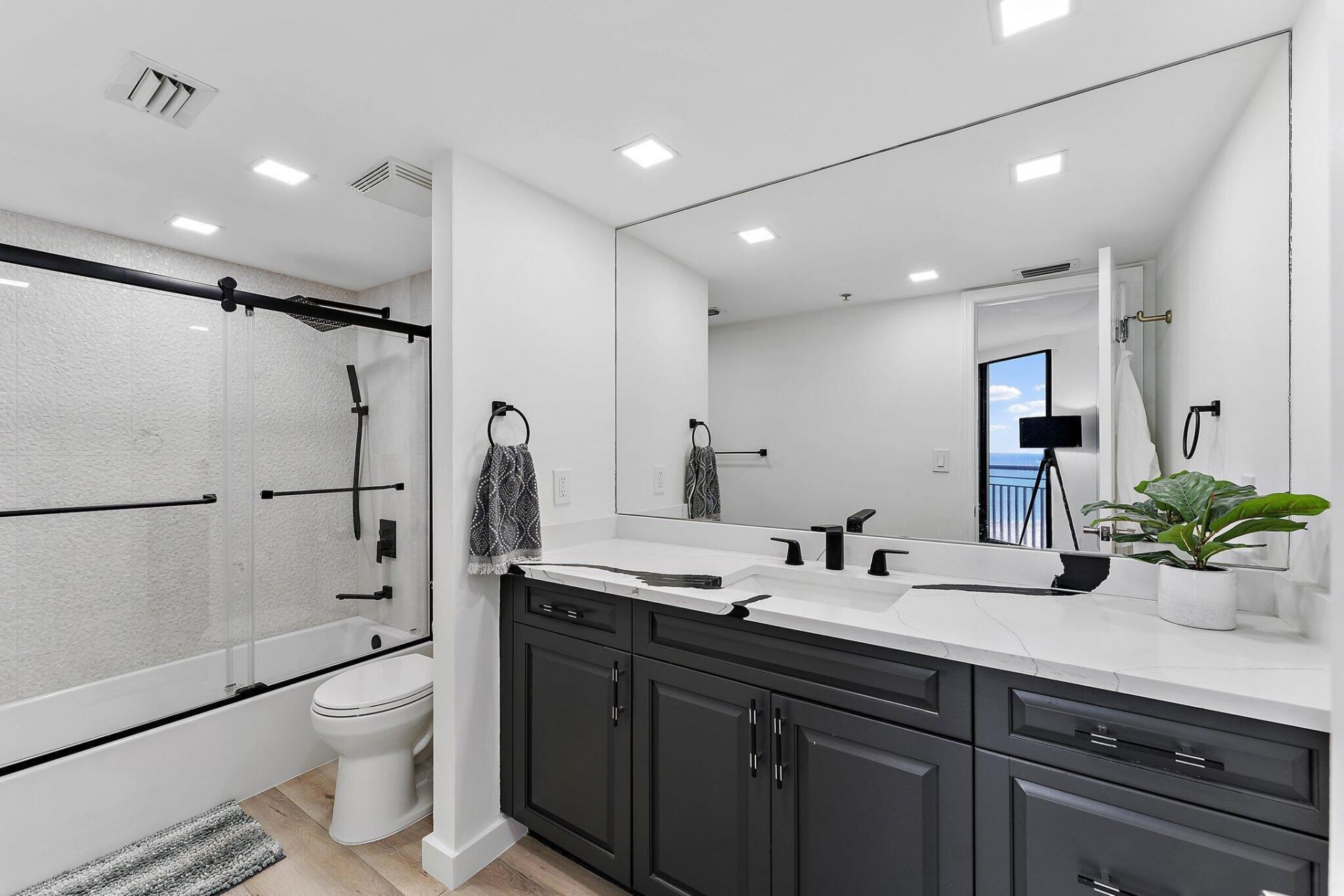 3000 N Ocean Drive, Unit 14a, Singer Island, FL 33404 Photo