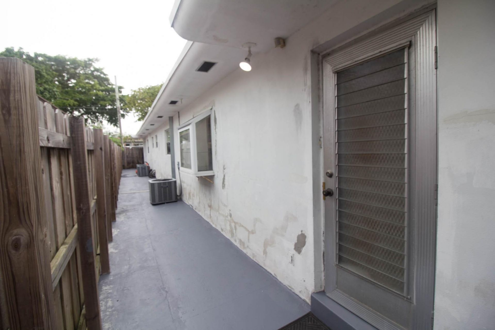 909 NE 12th Avenue, Pompano Beach, FL 33060 Photo