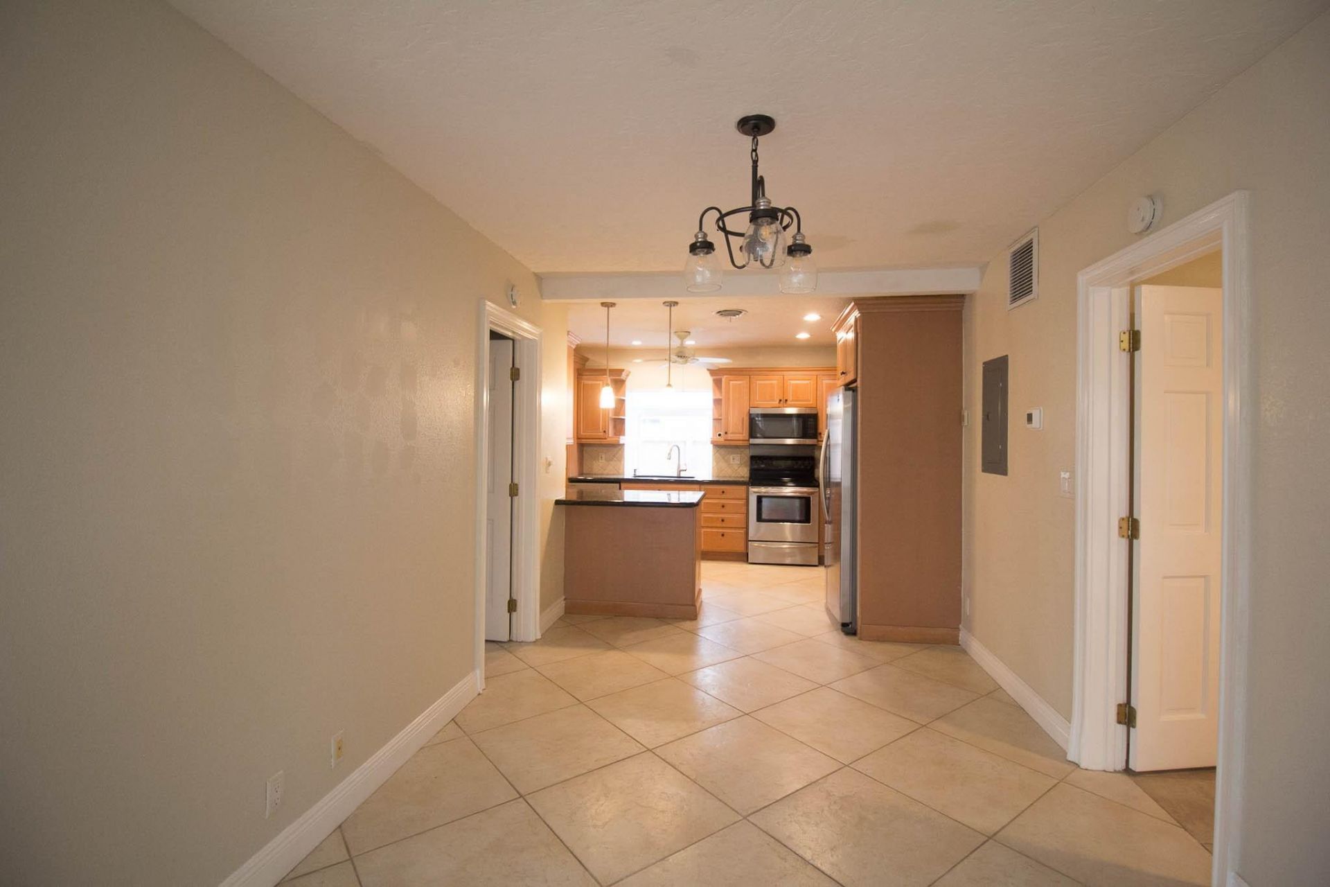 909 NE 12th Avenue, Pompano Beach, FL 33060 Photo