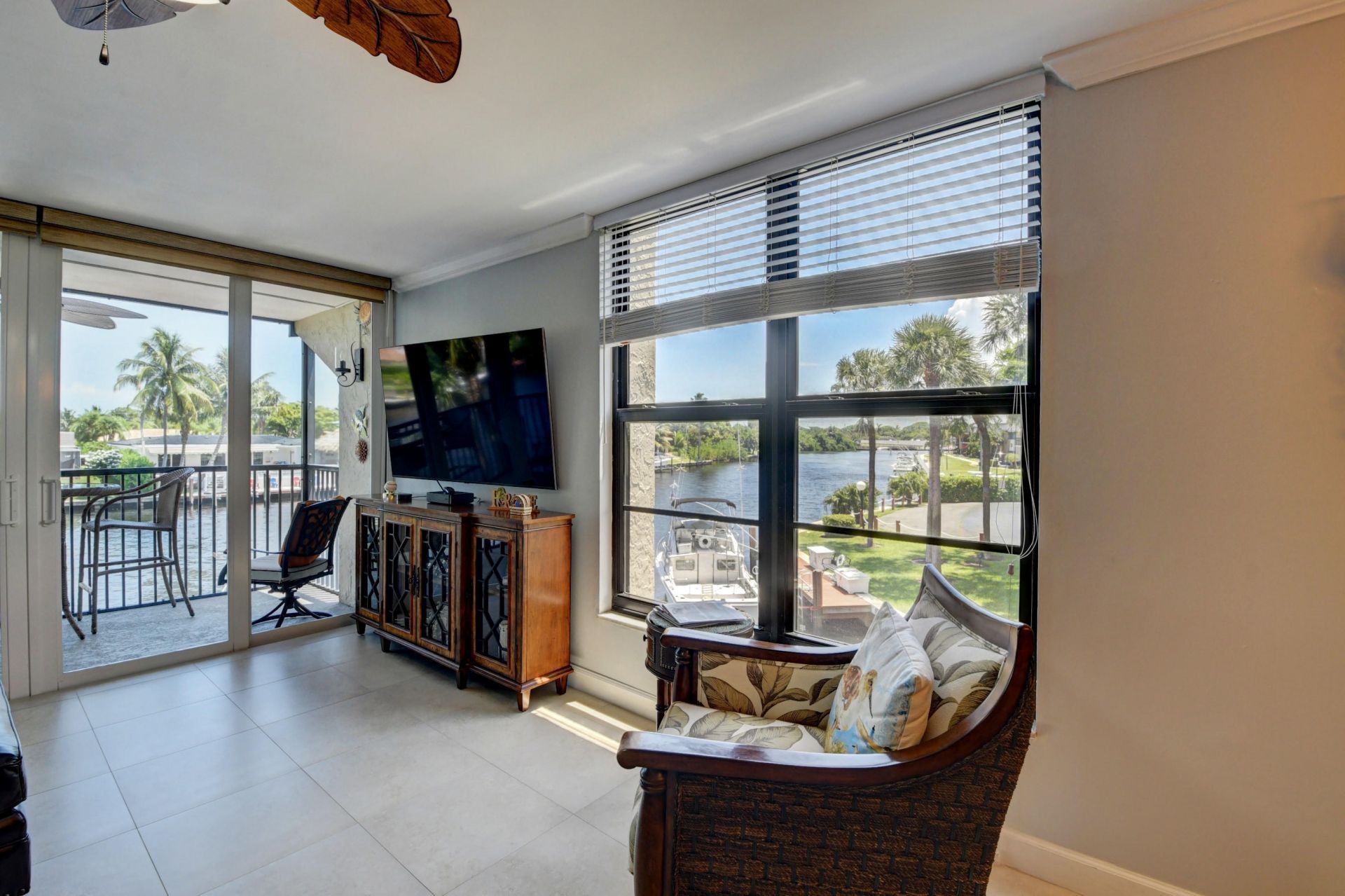 19 Royal Palm Way, Unit 205, Boca Raton, FL 33432 Photo