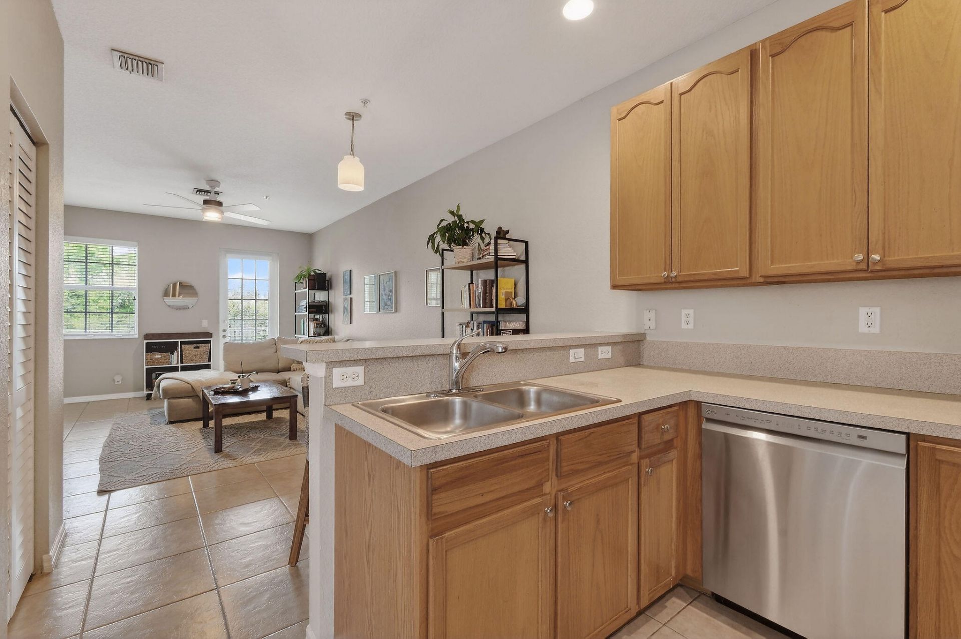 355 E Thatch Palm Circle, Unit 103, Jupiter, FL 33458 Photo