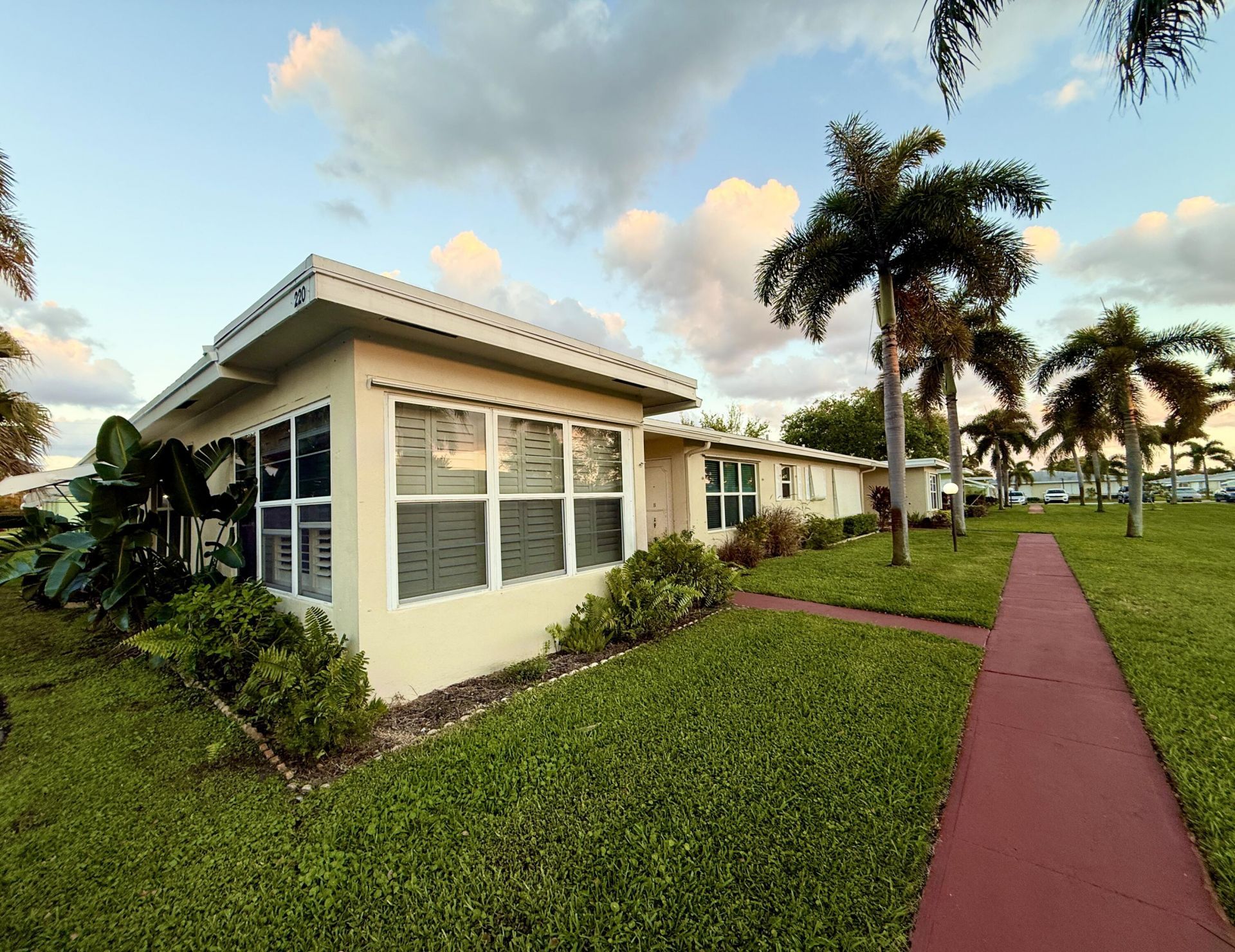 220 Country Lane, Unit A, Boynton Beach, FL 33435 Photo