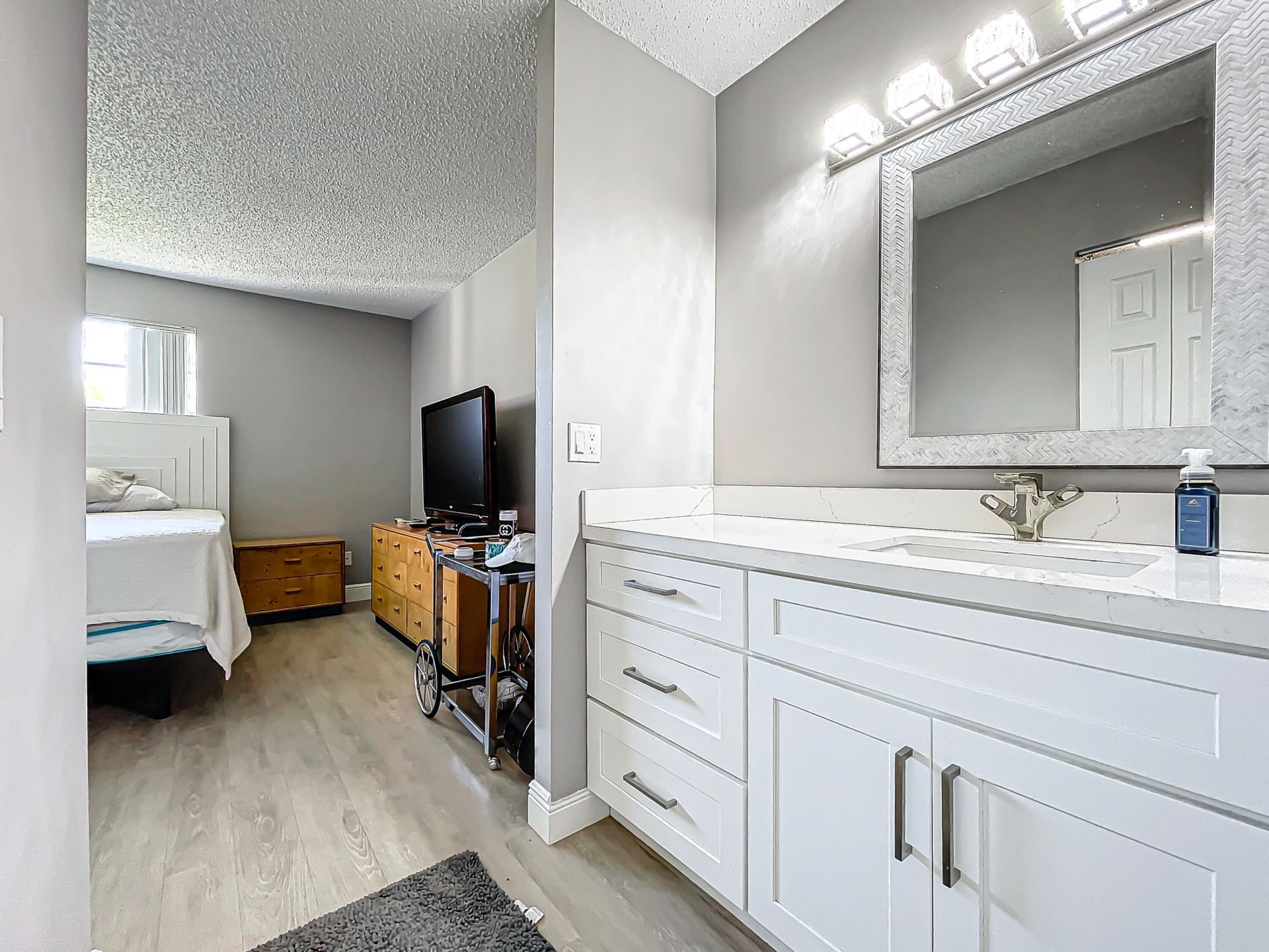 133 Lake Evelyn Drive, West Palm Beach, FL 33411 Photo