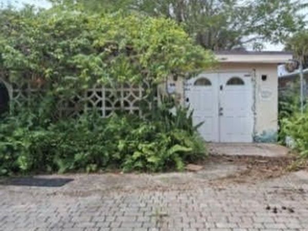 1805 N Dixie Highway, Fort Lauderdale, FL 33305