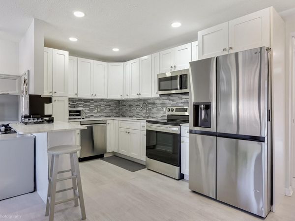 94 Hastings F, West Palm Beach, FL 33417