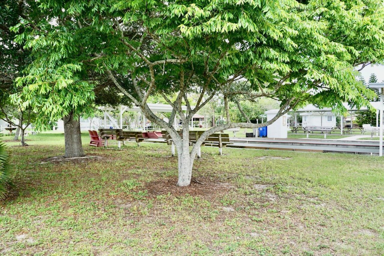 1114 Friendship Drive, Vero Beach, FL 32966 Photo