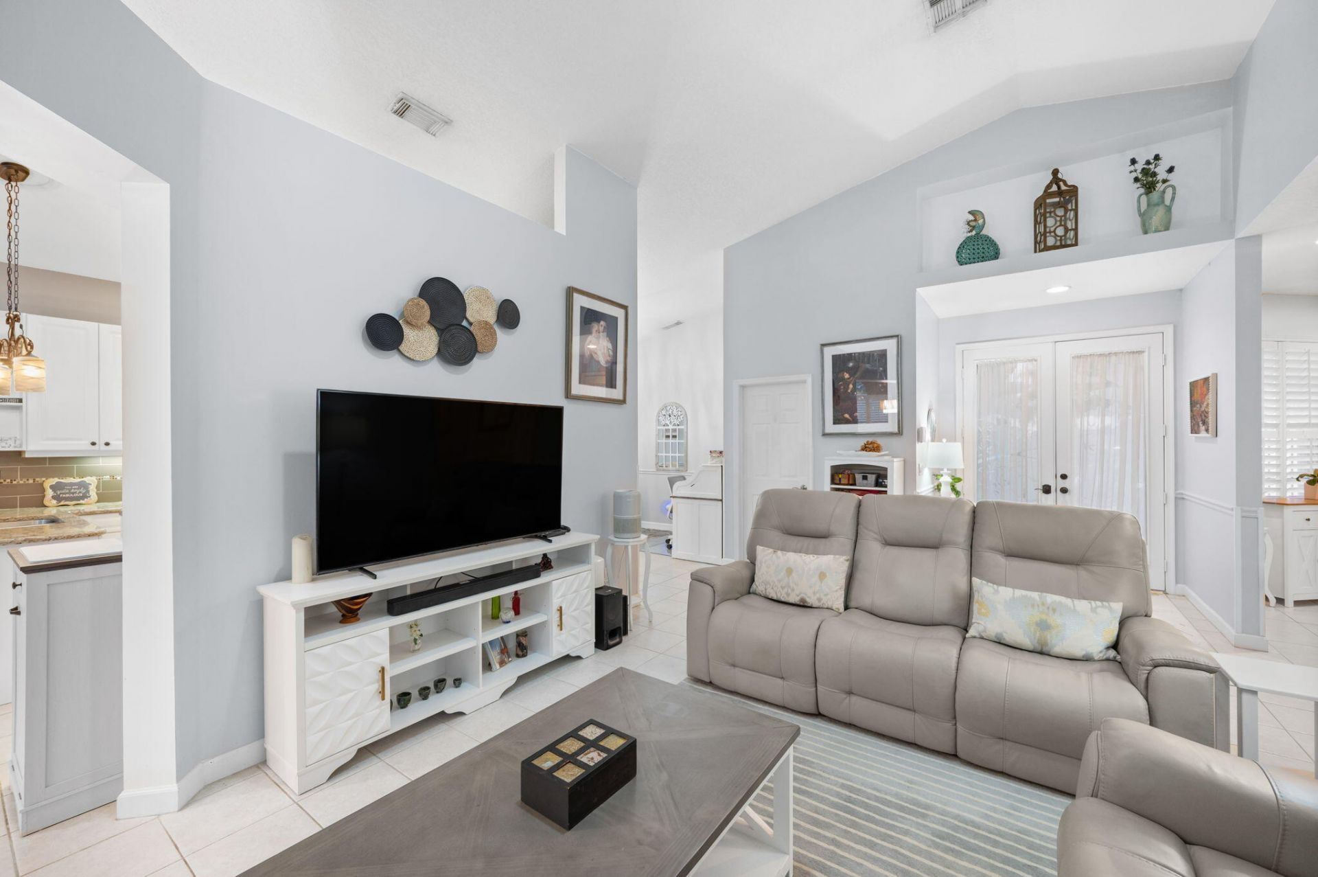 577 SW Saint Kitts Cove, Port Saint Lucie, FL 34986 Photo