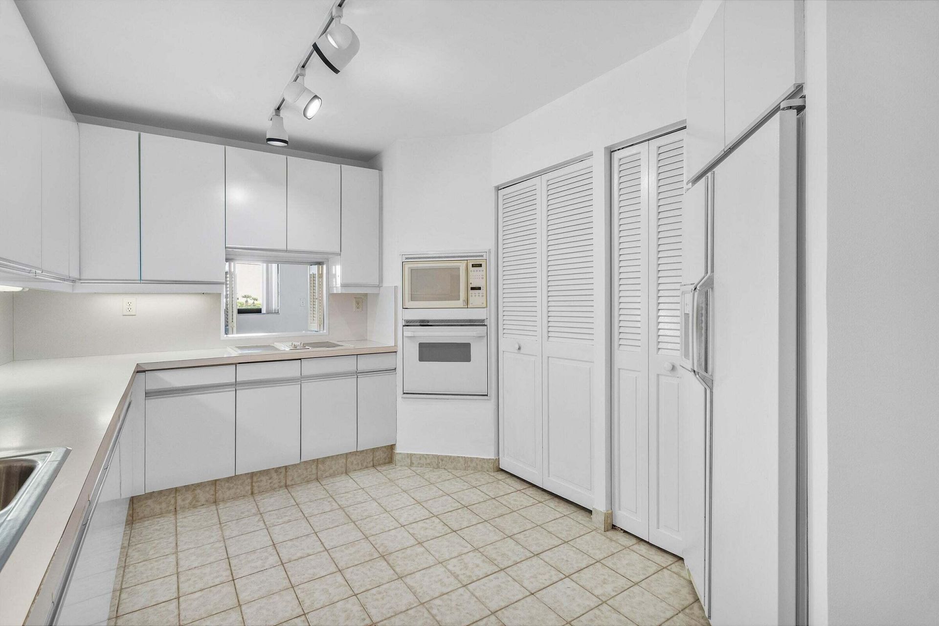 6711 N Ocean Boulevard, Unit 13, Ocean Ridge, FL 33435 Photo