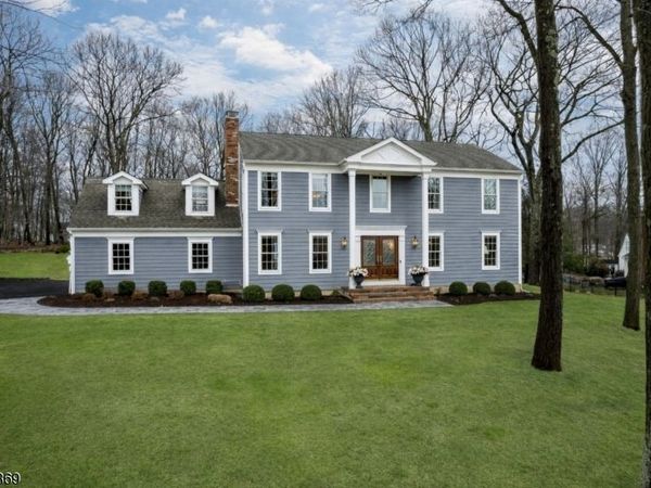 3 Kerry Pl, Mount Olive, NJ 07836