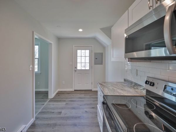 427 E Central Ave, Alpha, NJ 08865