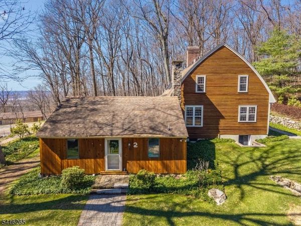 2 Driftway Dr, High Bridge, NJ 08829