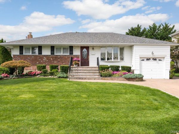 9 Rockaway Place, Massapequa, NY 11758