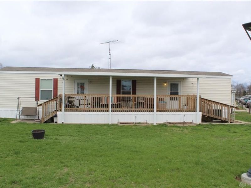 11 AIRSTREAM DR, West Carrollton, OH 45449 Photo 1