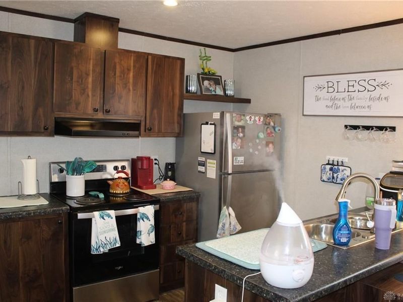 11 AIRSTREAM DR, West Carrollton, OH 45449 Photo 11