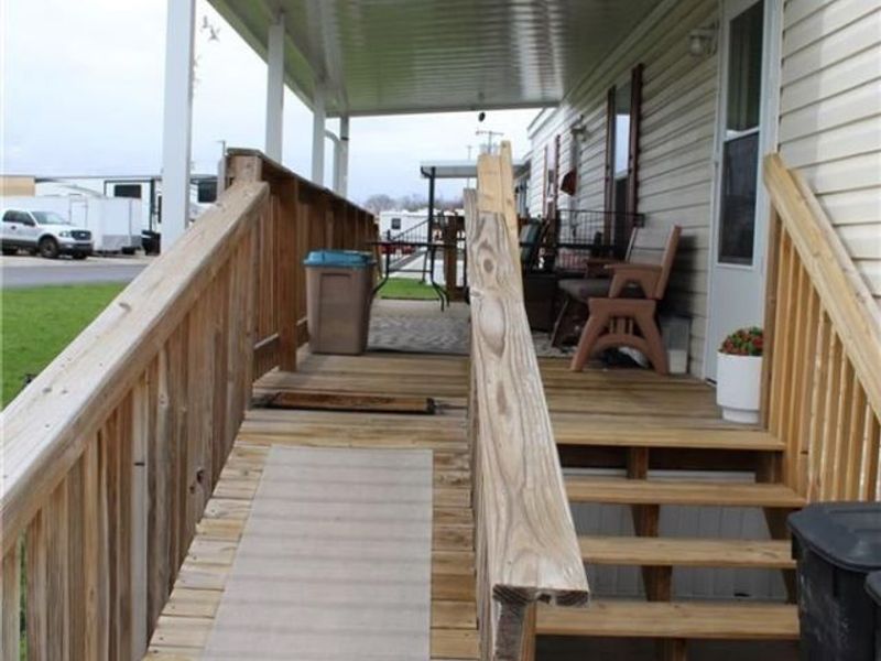 11 AIRSTREAM DR, West Carrollton, OH 45449 Photo 3