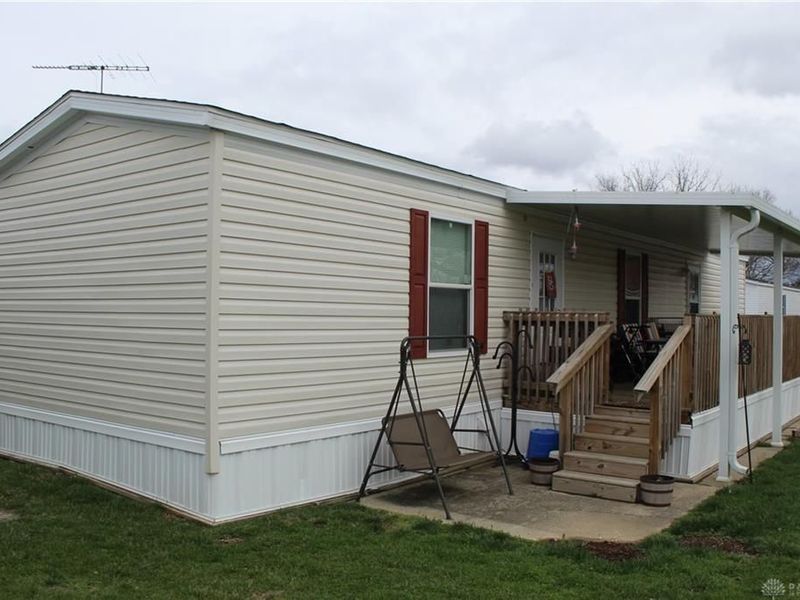 11 AIRSTREAM DR, West Carrollton, OH 45449 Photo 5