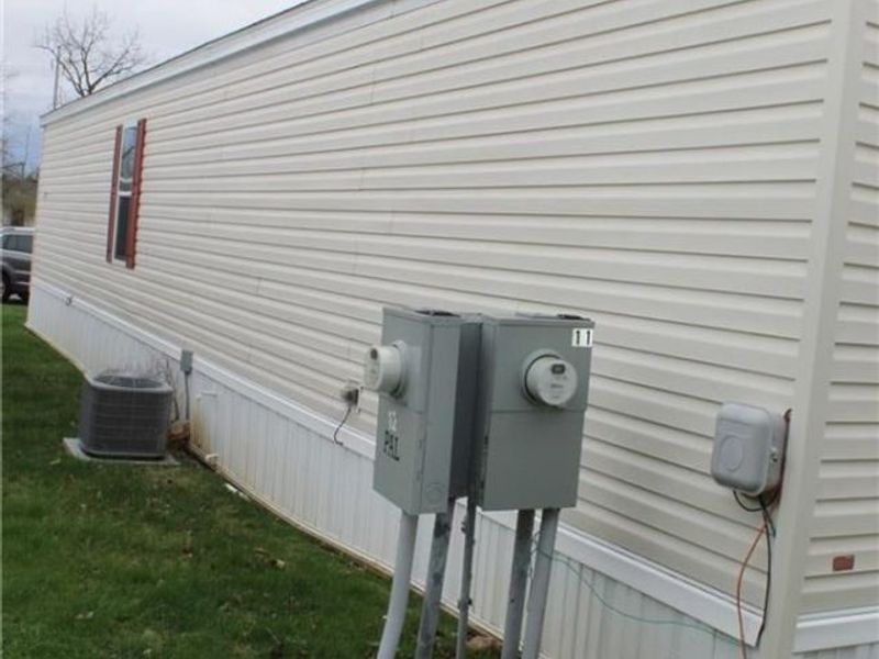 11 AIRSTREAM DR, West Carrollton, OH 45449 Photo 6