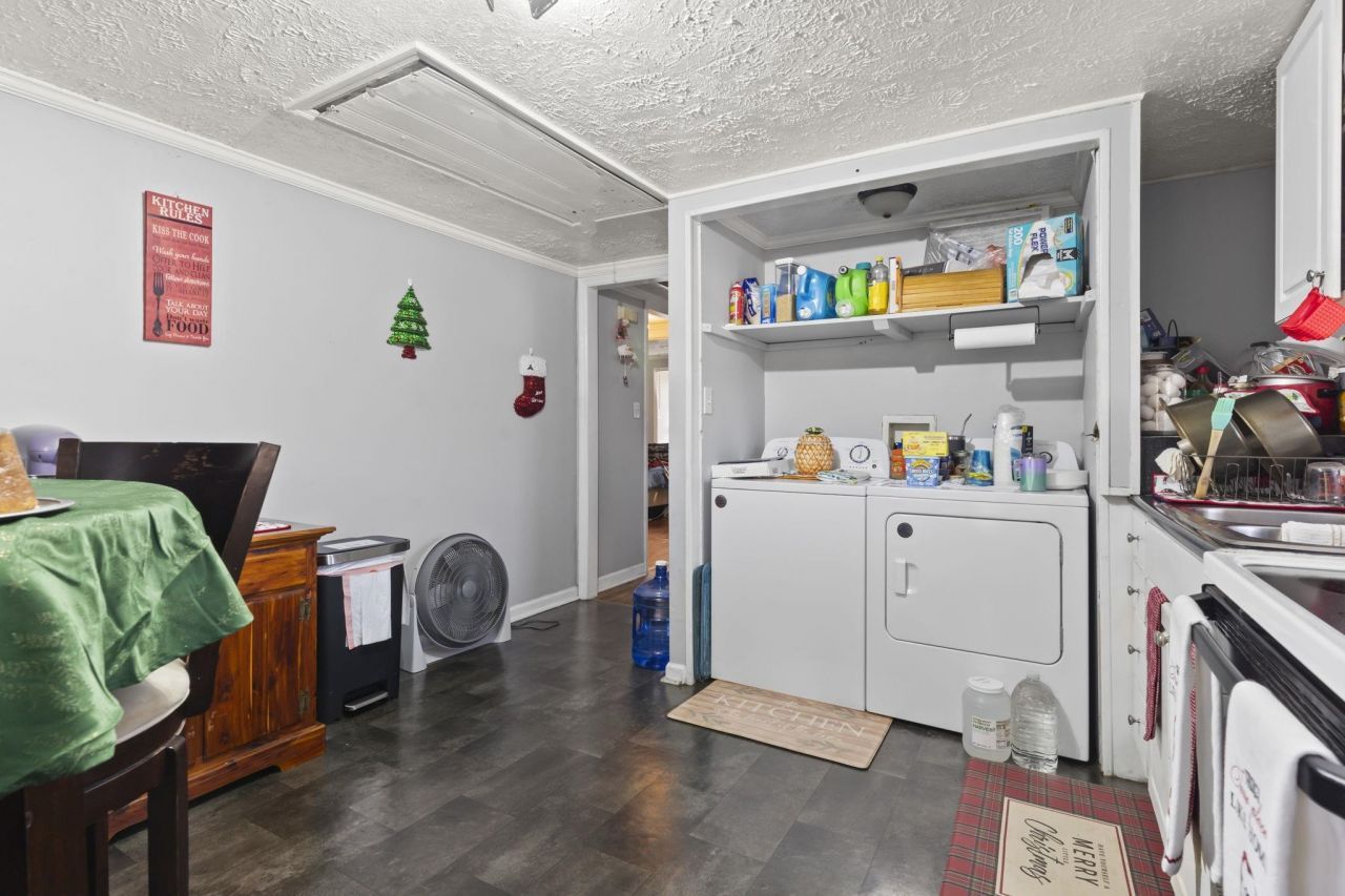 3055 Chestnut St. Photo 15