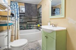 3055 Chestnut St. photo 4