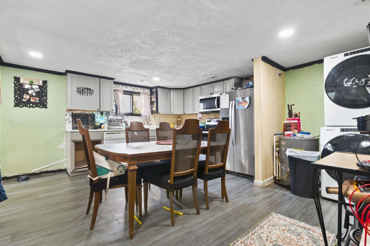 3055 Chestnut St. Photo 7