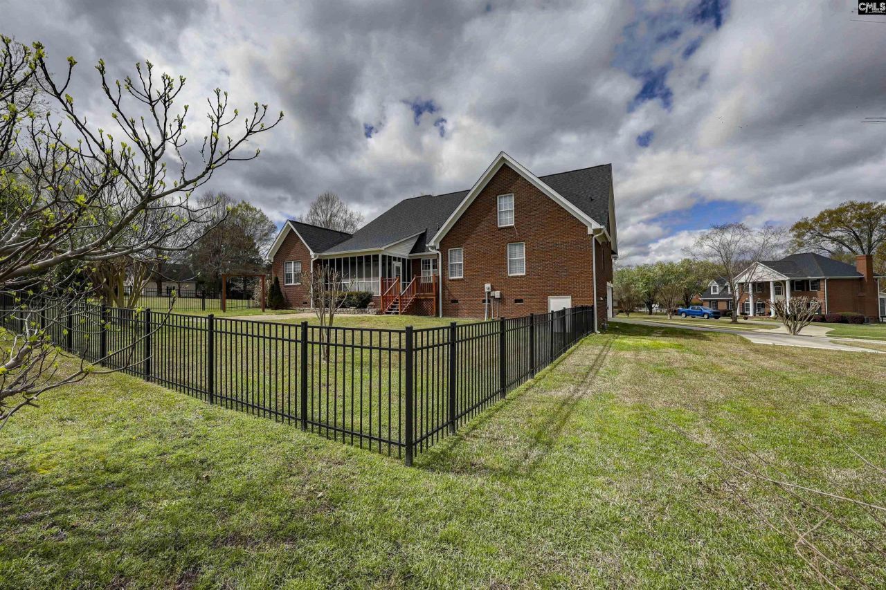 229 Bent Oak Drive Photo 5