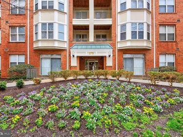 11775 STRATFORD HOUSE PLACE, Unit 212, RESTON, VA 20190