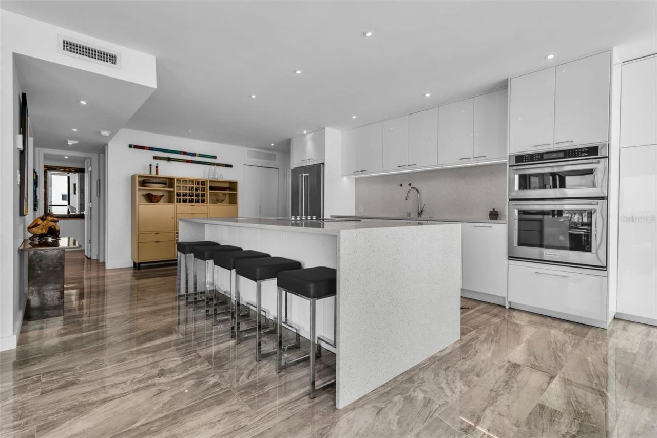 707 S Gulfstream Avenue , Unit 802, Sarasota, FL 34236 Photo