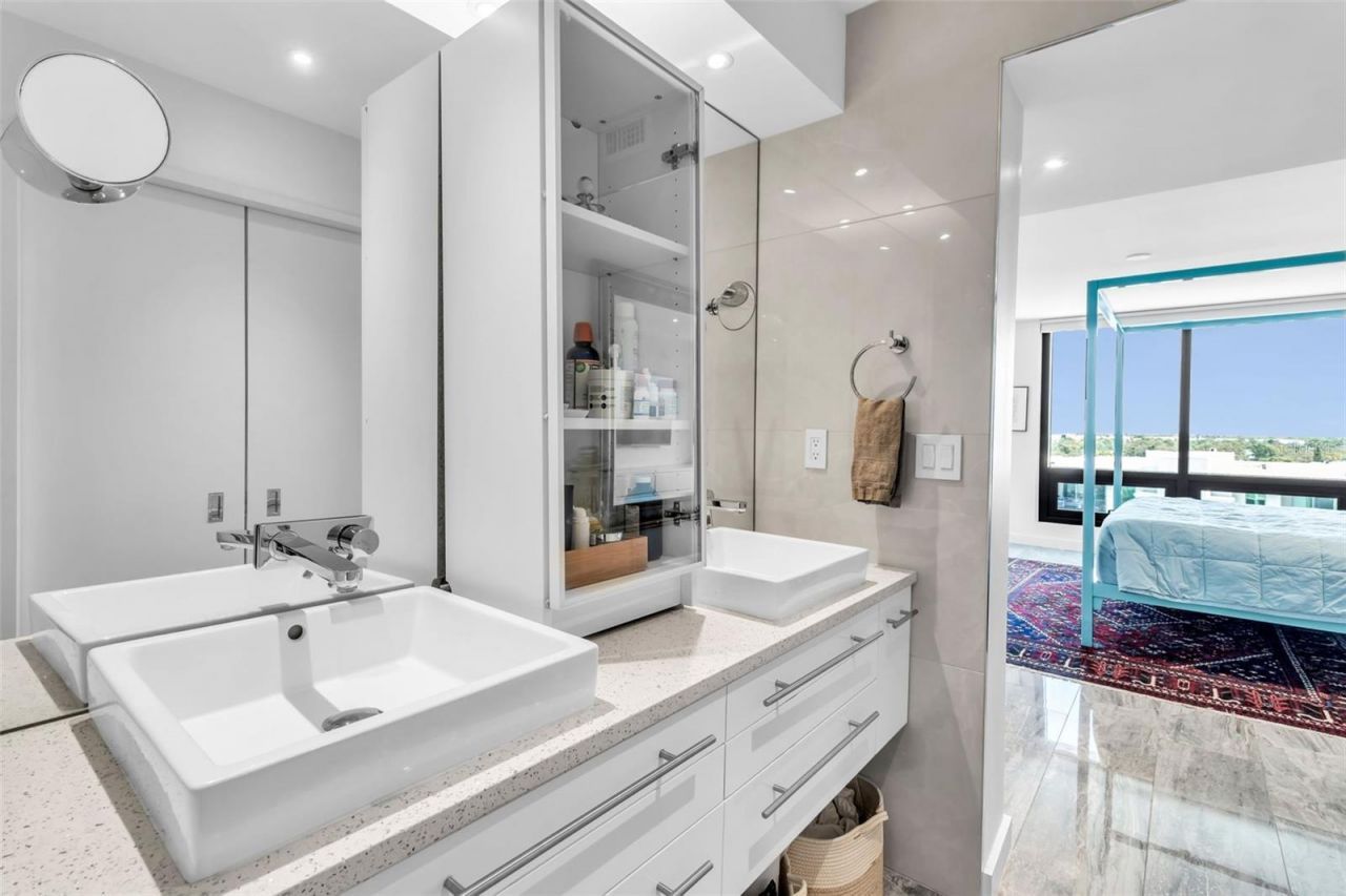 707 S Gulfstream Avenue , Unit 802, Sarasota, FL 34236 Photo