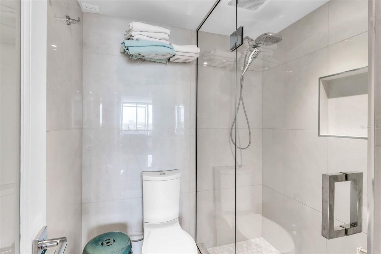 707 S Gulfstream Avenue , Unit 802, Sarasota, FL 34236 Photo