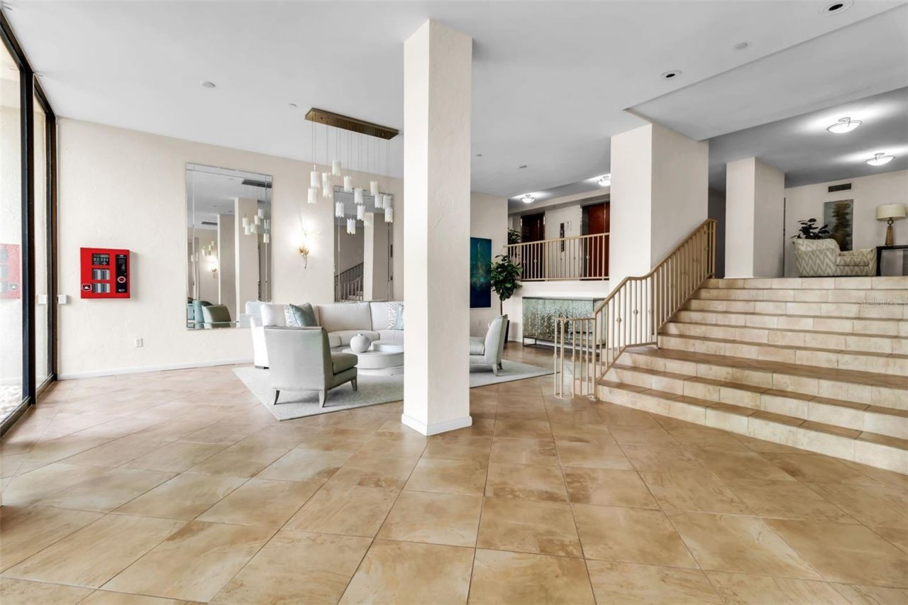 707 S Gulfstream Avenue , Unit 802, Sarasota, FL 34236 Photo