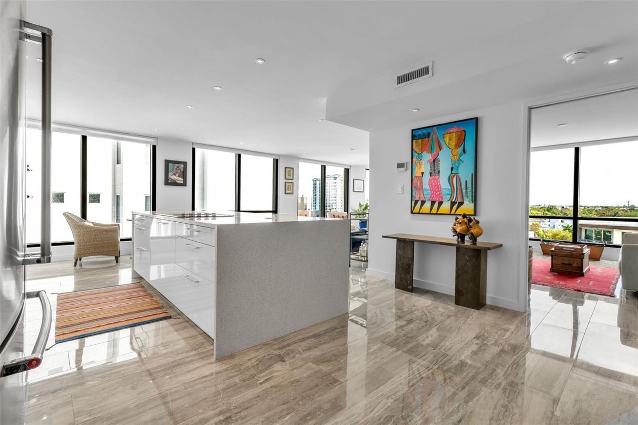 707 S Gulfstream Avenue , Unit 802, Sarasota, FL 34236 Photo