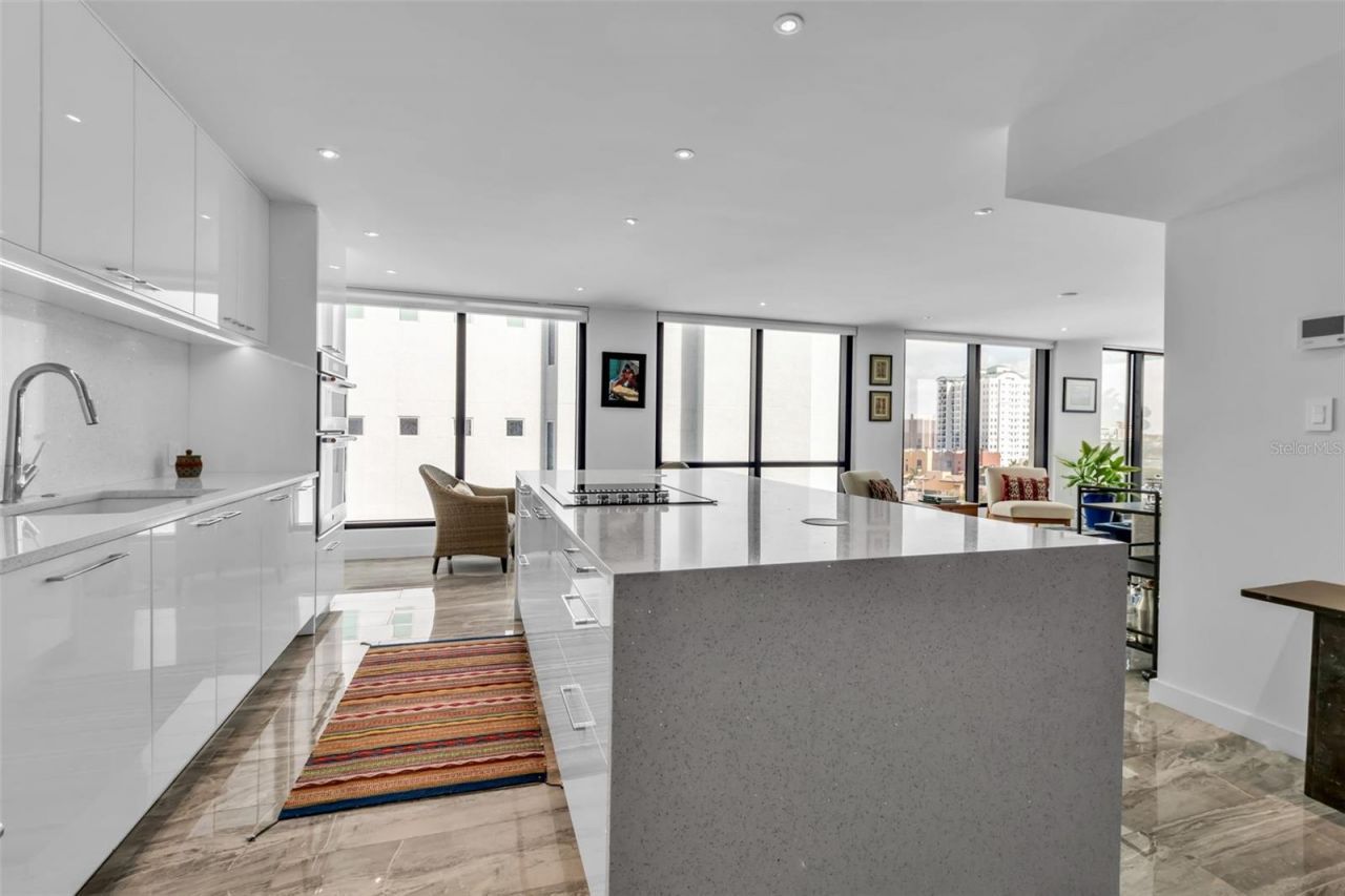 707 S Gulfstream Avenue , Unit 802, Sarasota, FL 34236 Photo