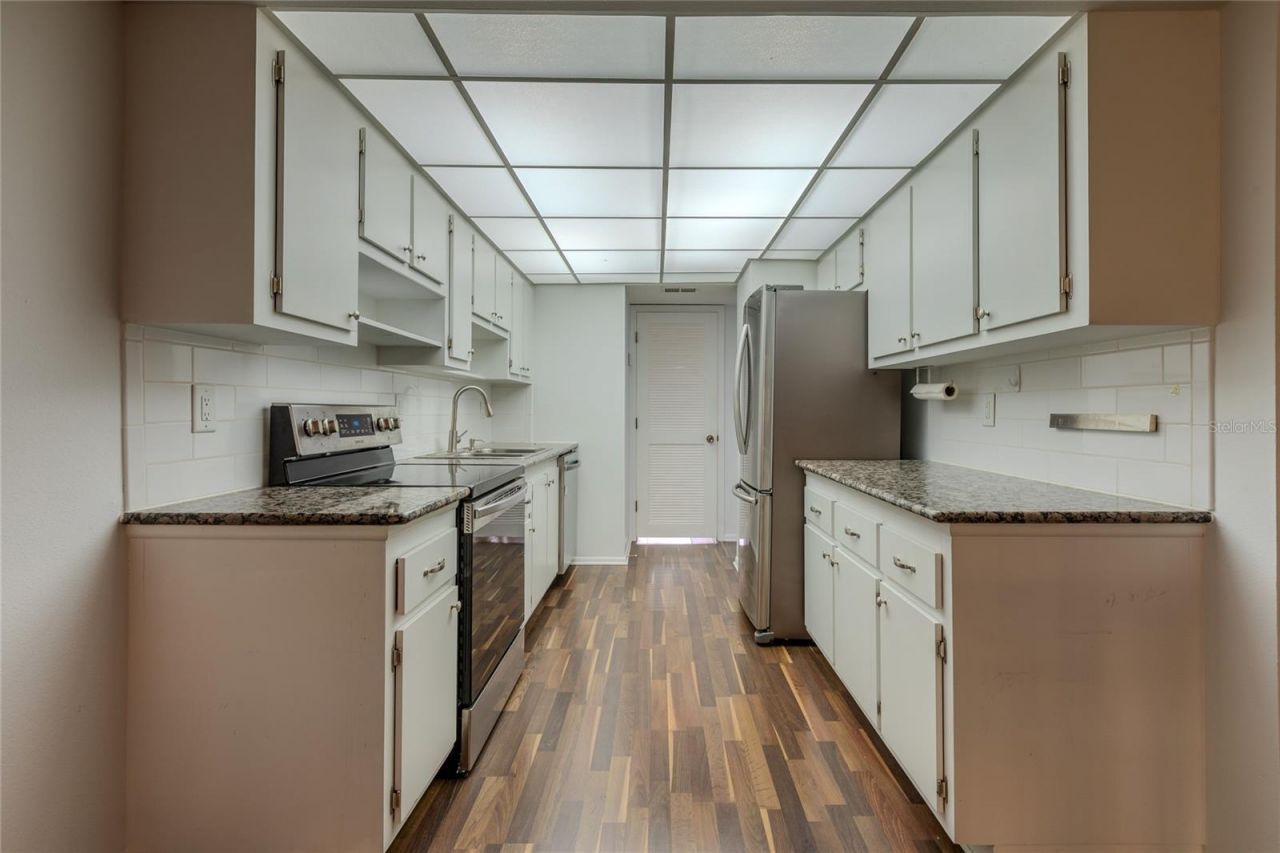 305 30th Avenue W, Unit A208, Bradenton, FL 34205 Photo