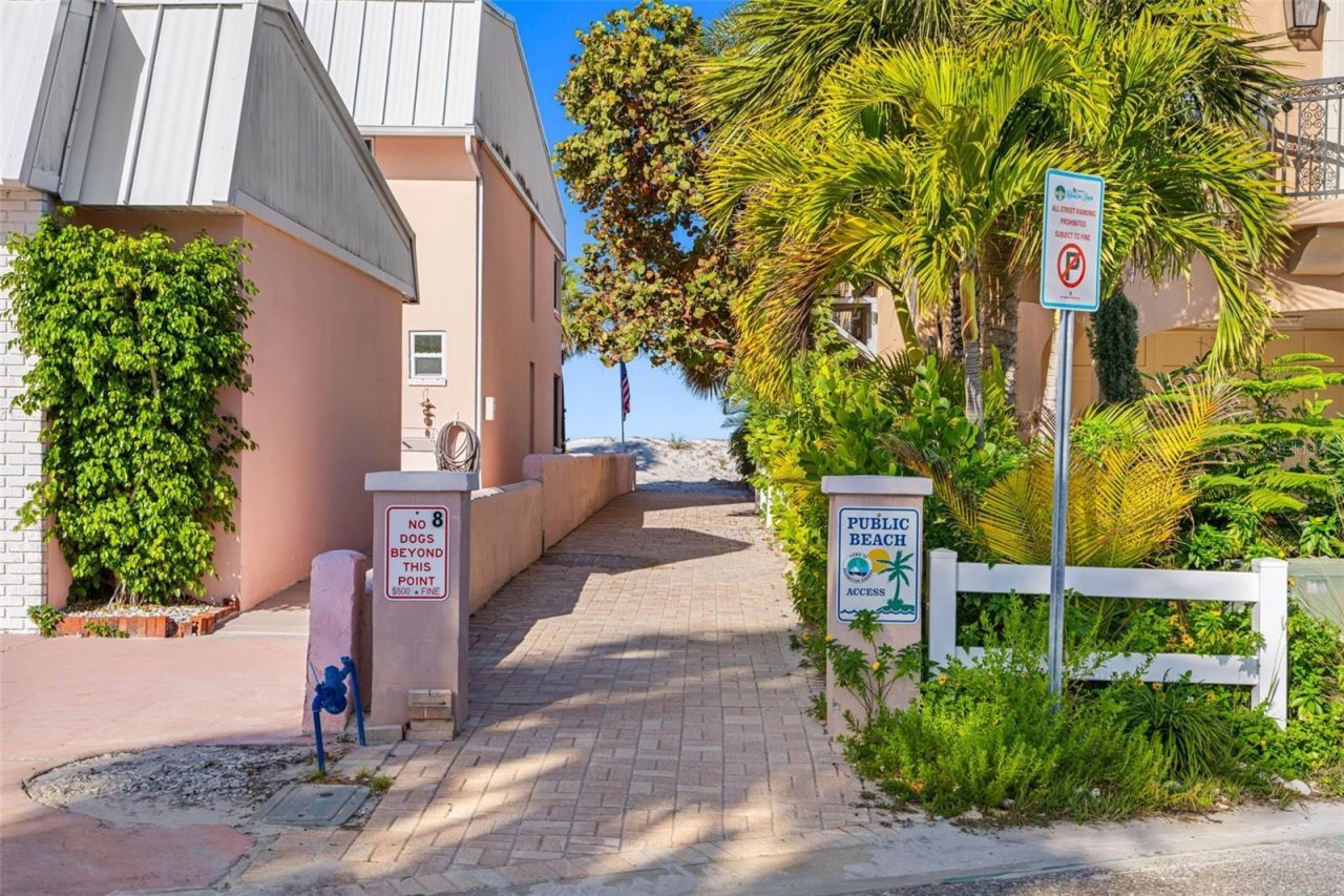 17717 Gulf Boulevard, Unit 702, Redington Shores, FL 33708 Photo