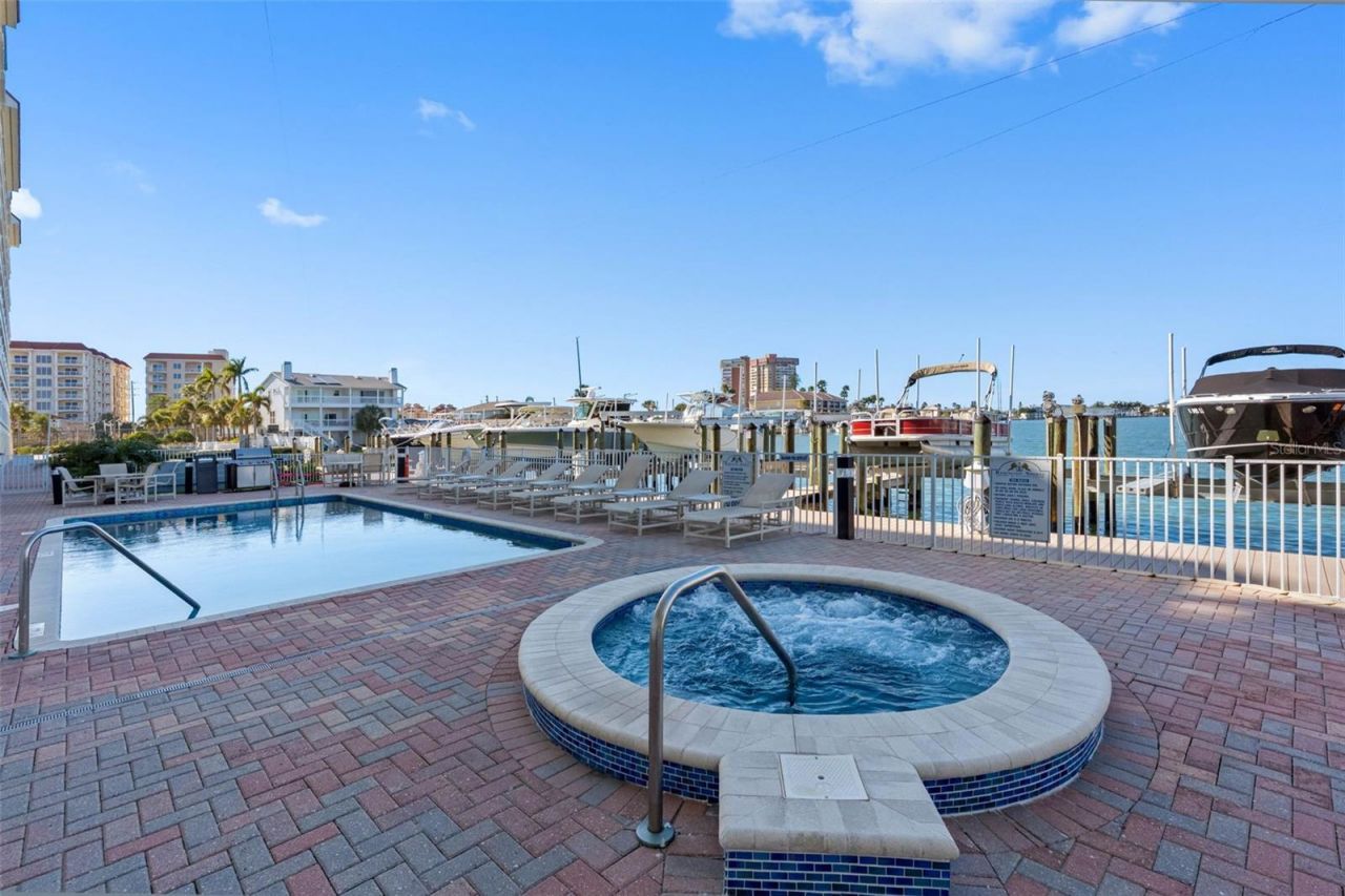 17717 Gulf Boulevard, Unit 702, Redington Shores, FL 33708 Photo