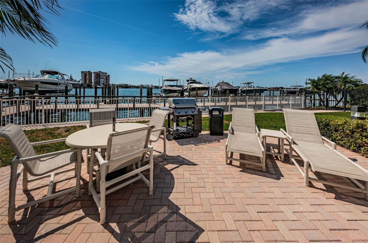 17717 Gulf Boulevard, Unit 702, Redington Shores, FL 33708 Photo