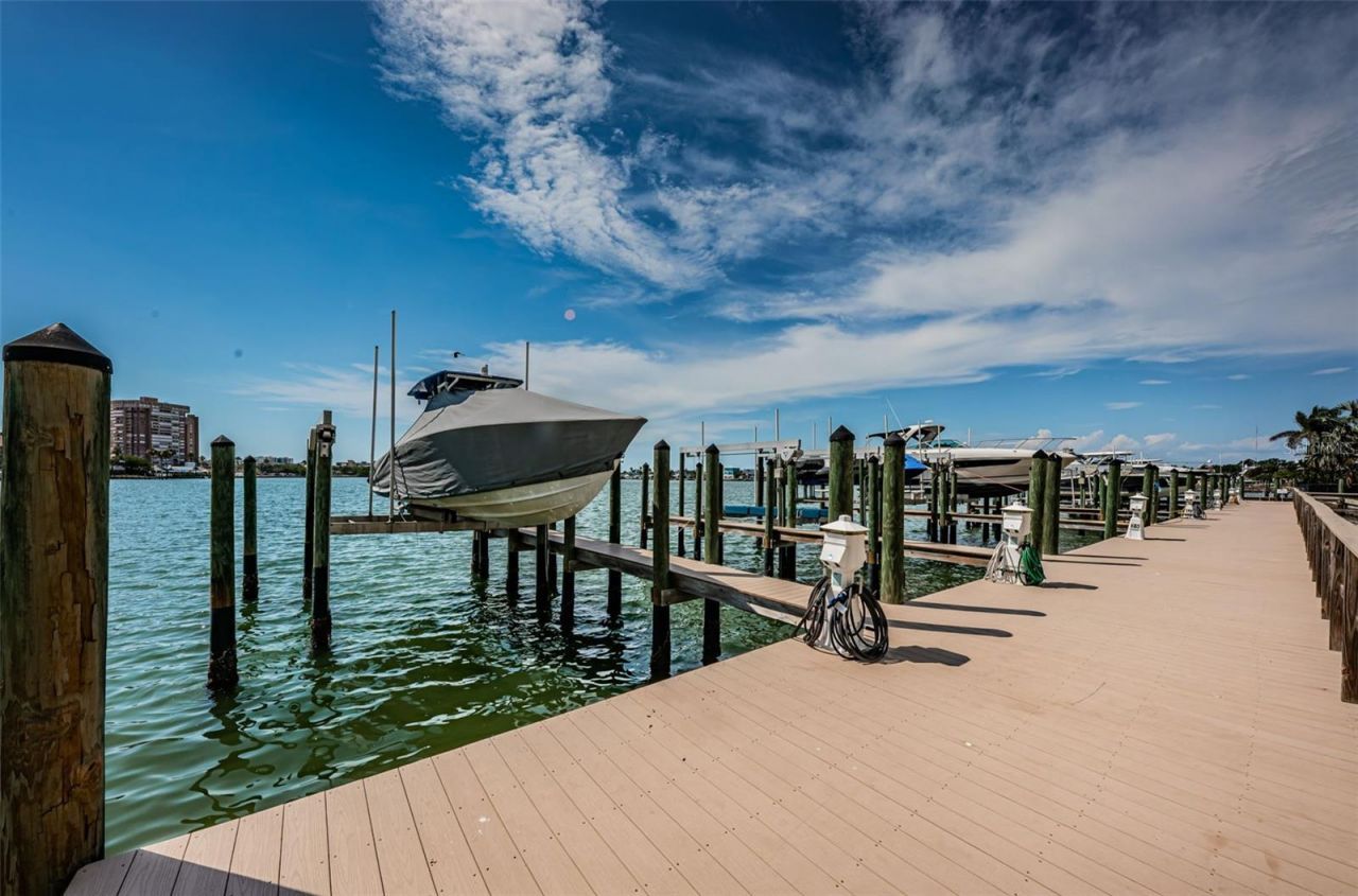 17717 Gulf Boulevard, Unit 702, Redington Shores, FL 33708 Photo